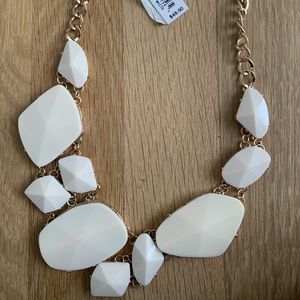 Geometric statement necklace